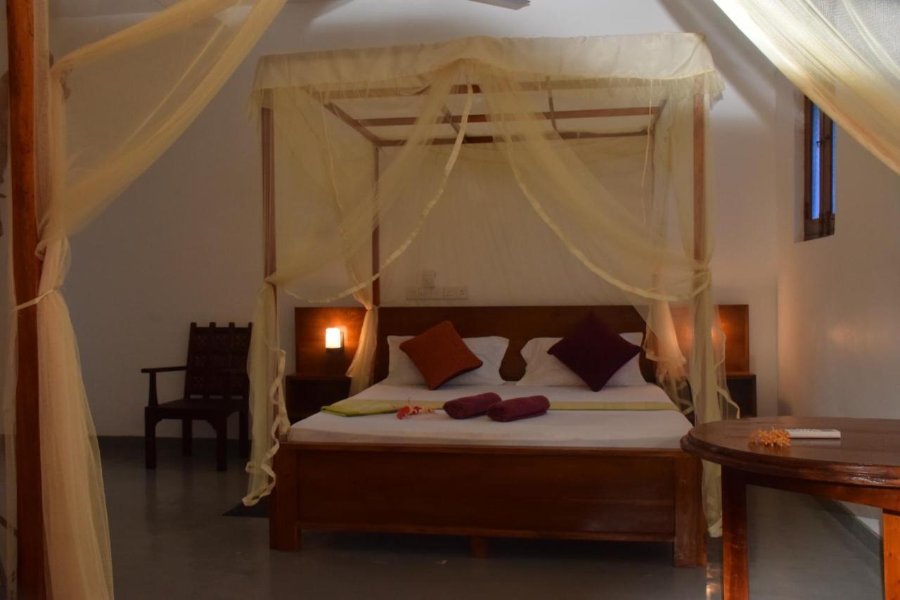 Mira Whales Resort Mirissa Exterior foto