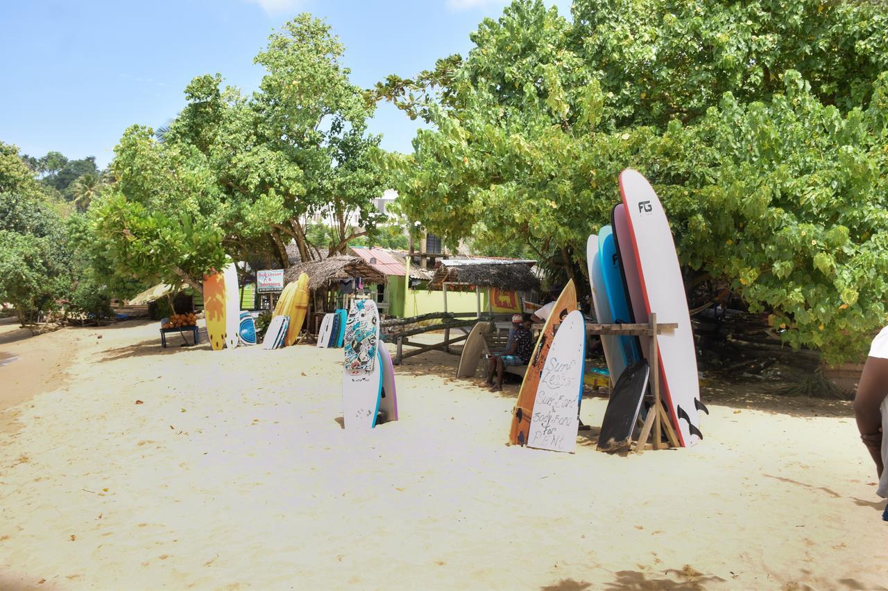 Mira Whales Resort Mirissa Exterior foto